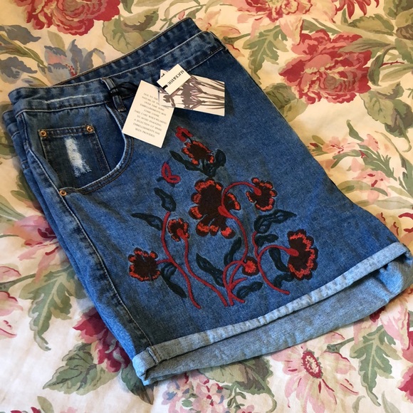 ALICE & YOU Size 26 Denim Shorts Floral Embroidered Fold-Hem  Distressing $69NEW - Picture 5 of 16